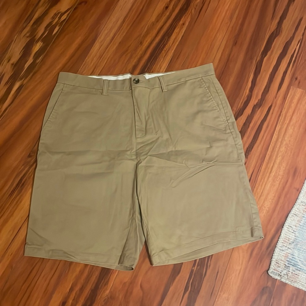 Men’s Old Navy Khaki Shorts